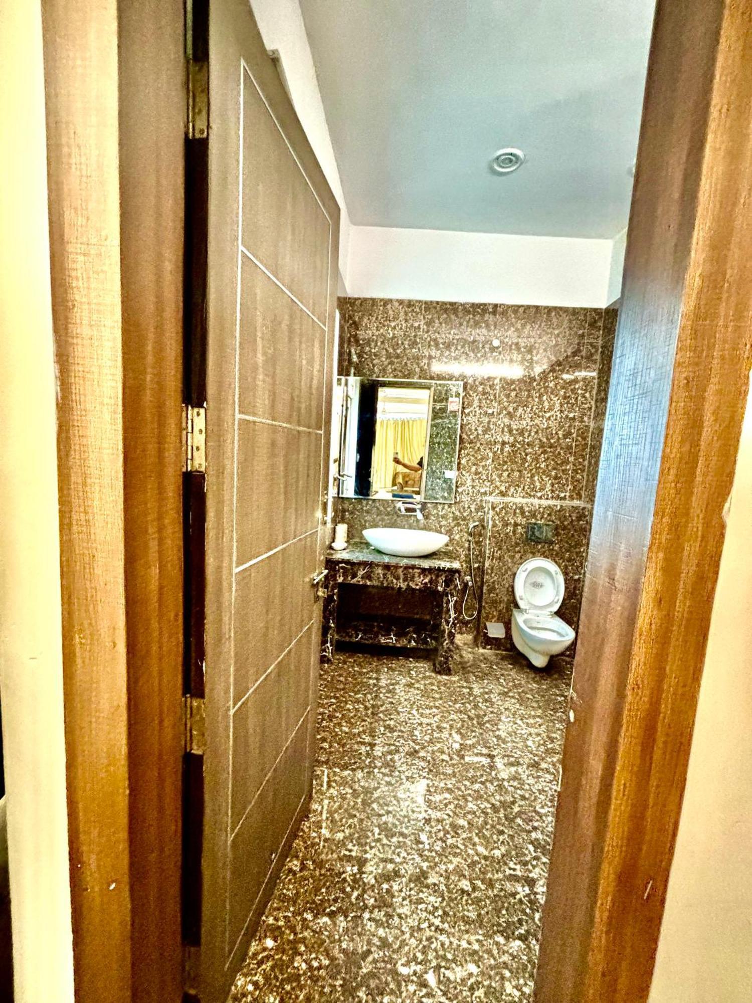 Hotel Pushpanjali New Delhi Exterior photo